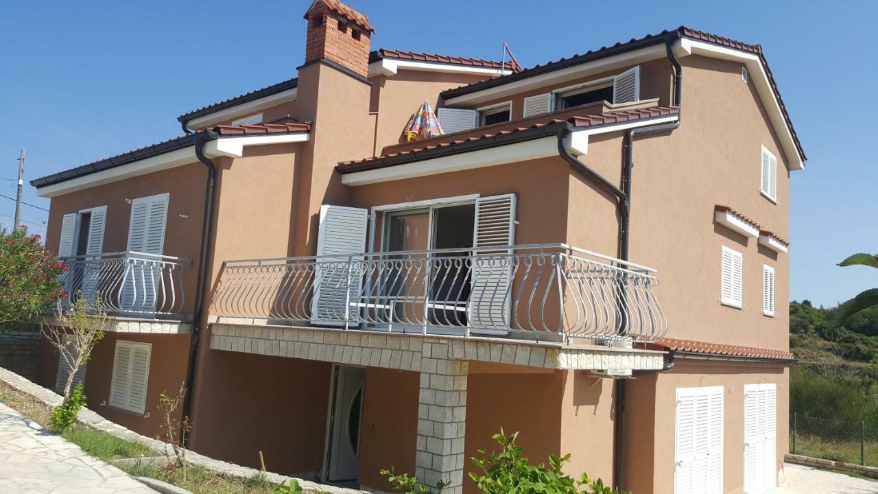 Apartments Mestrovic Lopar Εξωτερικό φωτογραφία