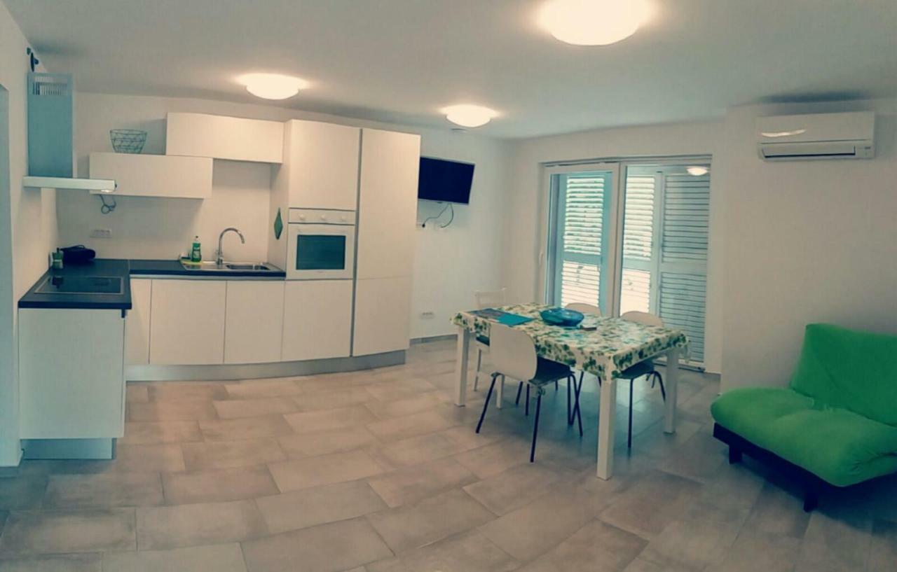 Apartments Mestrovic Lopar Εξωτερικό φωτογραφία
