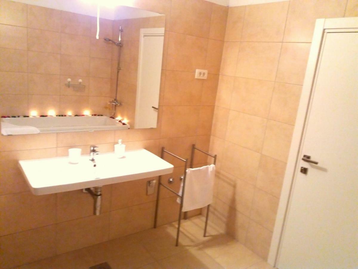 Apartments Mestrovic Lopar Εξωτερικό φωτογραφία