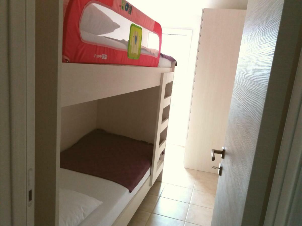 Apartments Mestrovic Lopar Εξωτερικό φωτογραφία