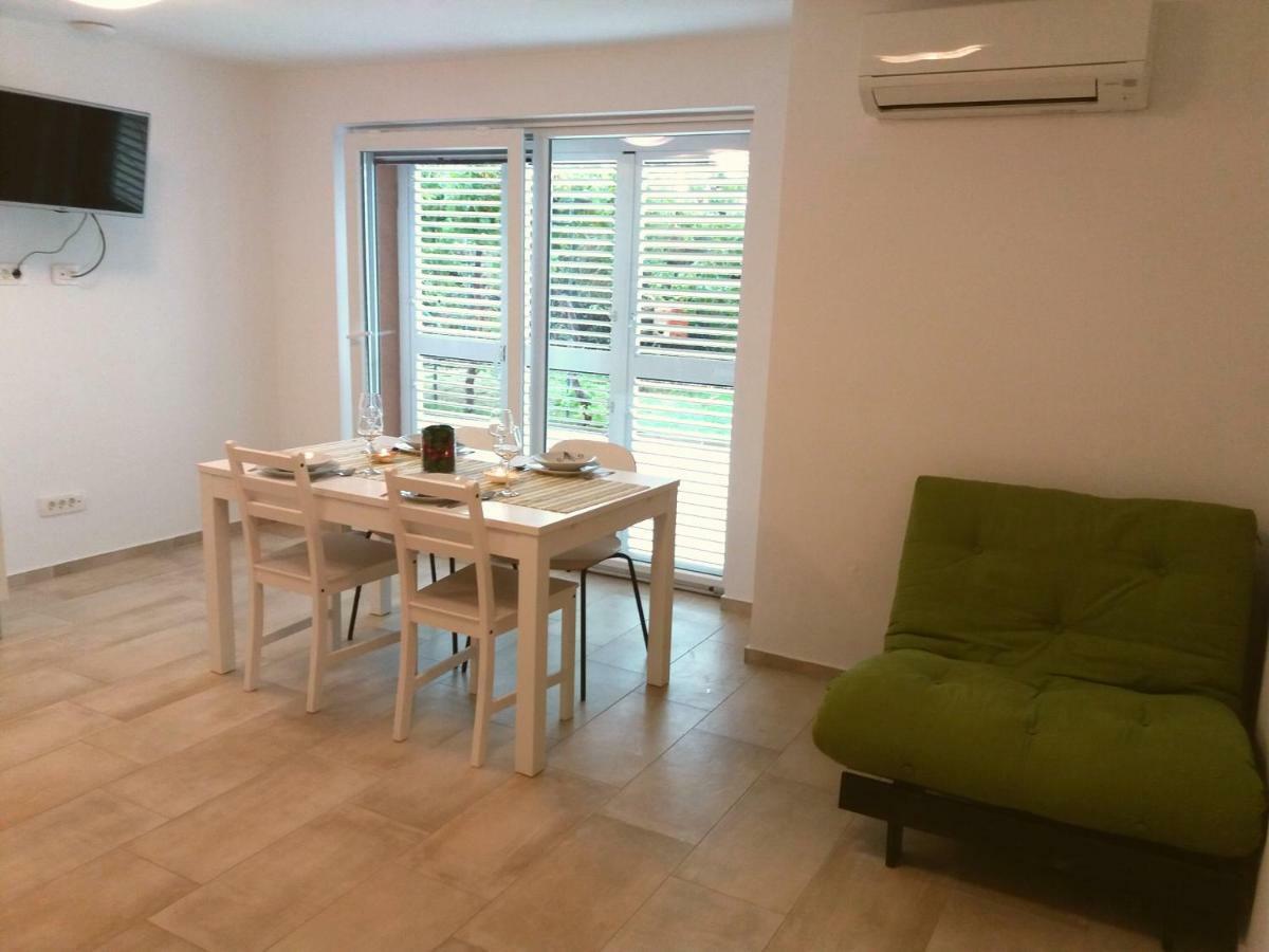 Apartments Mestrovic Lopar Εξωτερικό φωτογραφία