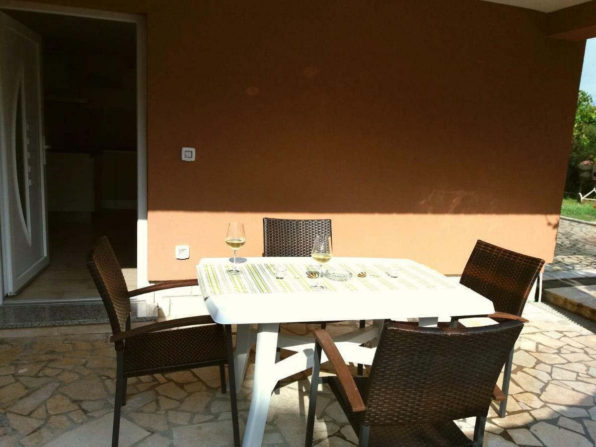 Apartments Mestrovic Lopar Εξωτερικό φωτογραφία