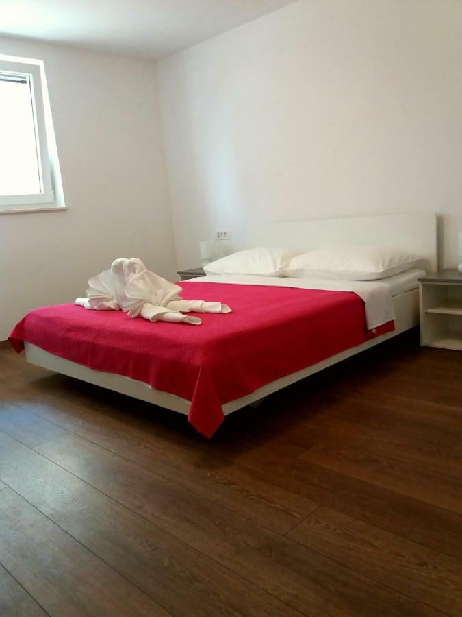 Apartments Mestrovic Lopar Εξωτερικό φωτογραφία