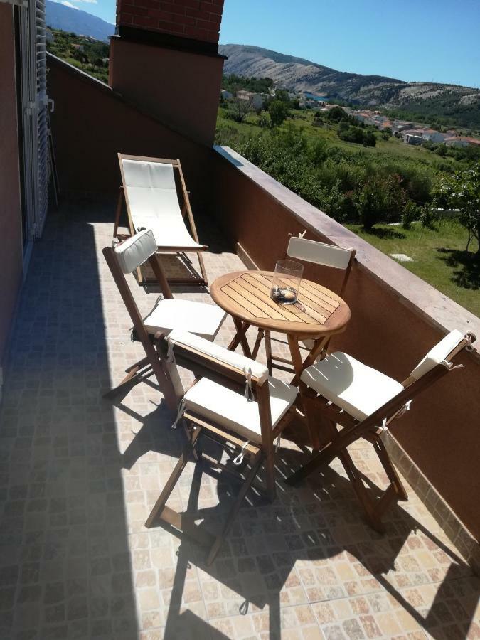 Apartments Mestrovic Lopar Εξωτερικό φωτογραφία