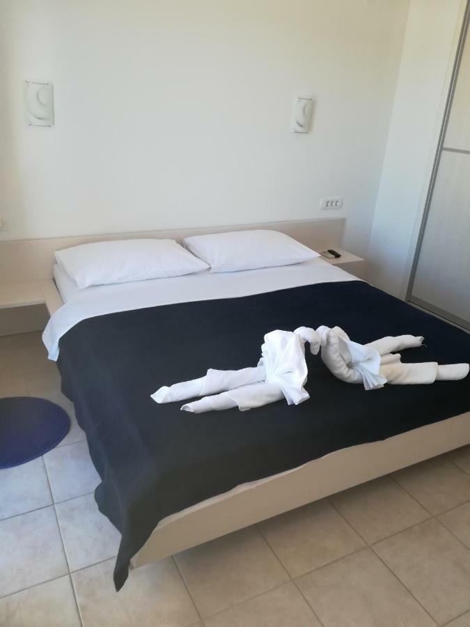 Apartments Mestrovic Lopar Εξωτερικό φωτογραφία